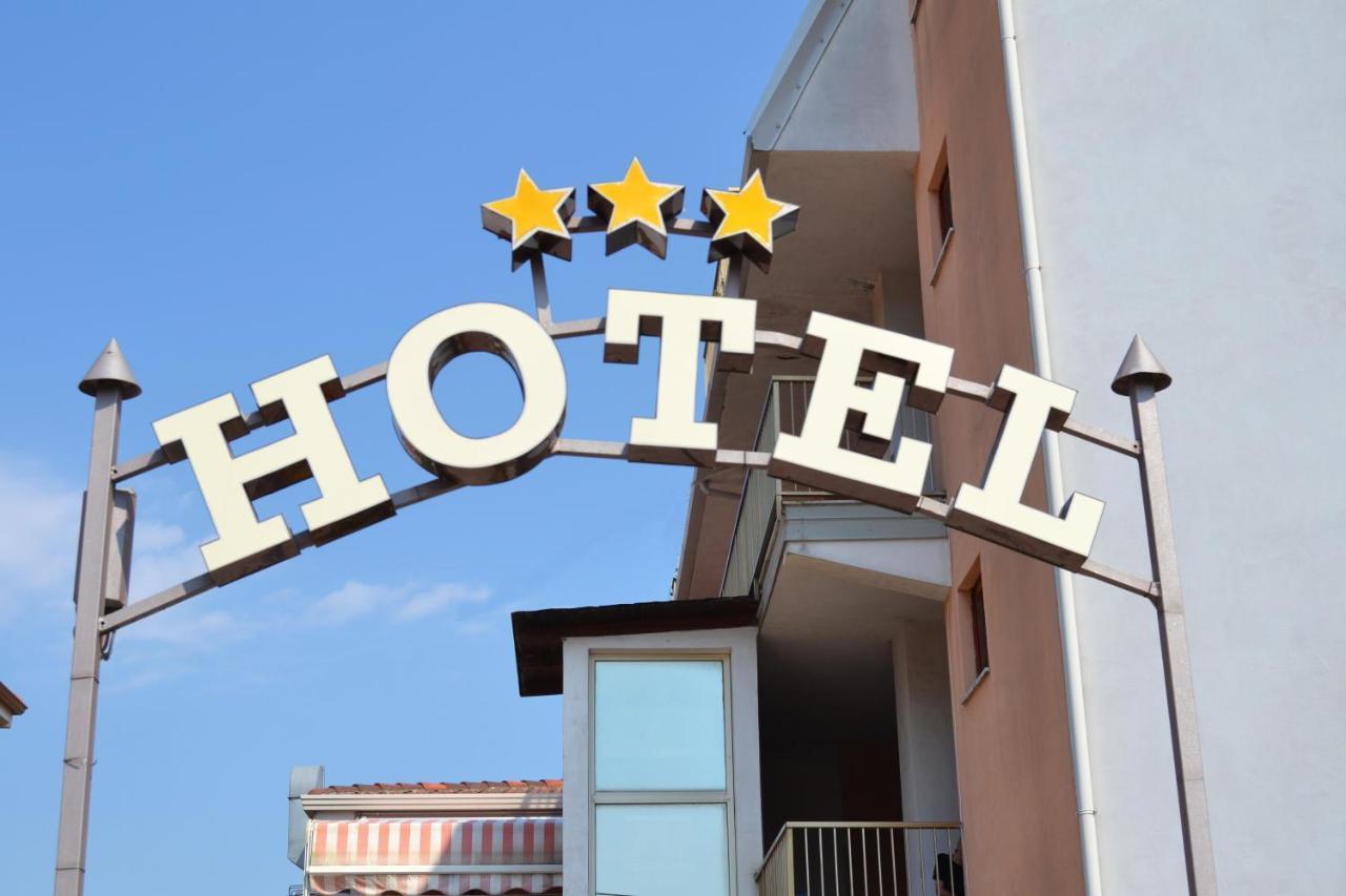 Hotel Ristorante L'Avvenire Gizzeria Eksteriør bilde