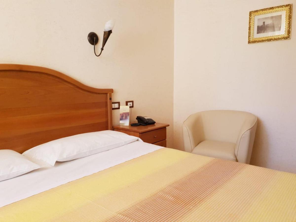 Hotel Ristorante L'Avvenire Gizzeria Eksteriør bilde